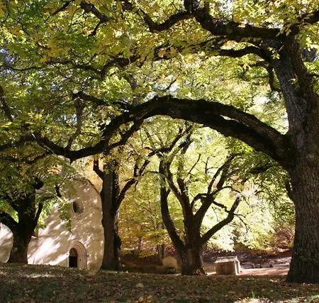 Maison Provencale Avec Vue Sublime Sur La Nature *